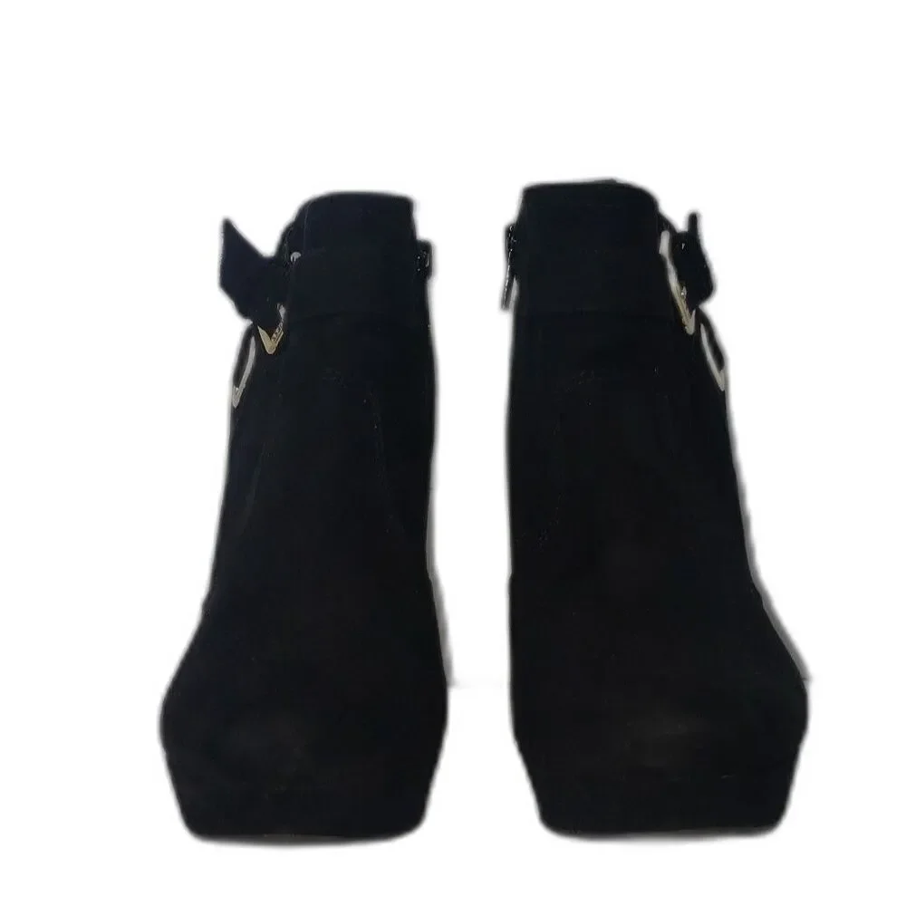 G BY GUESS GGDARLYNG2 Black Heeled Faux Suede Boots Booties Womens Size 7.5